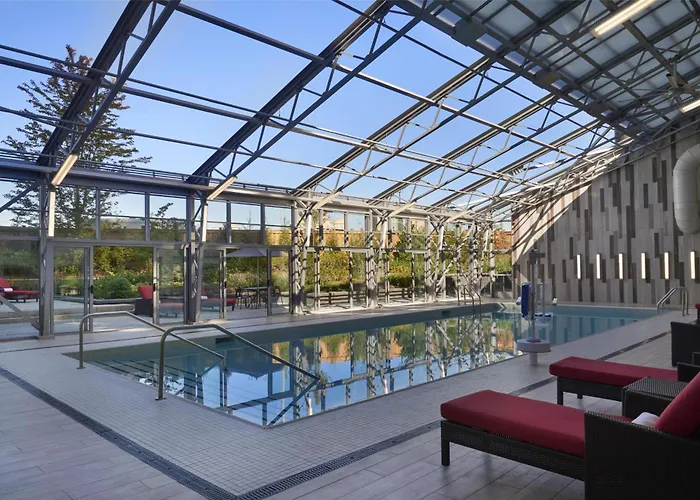 Hilton Toronto Airport & SuitesAirport Hotel